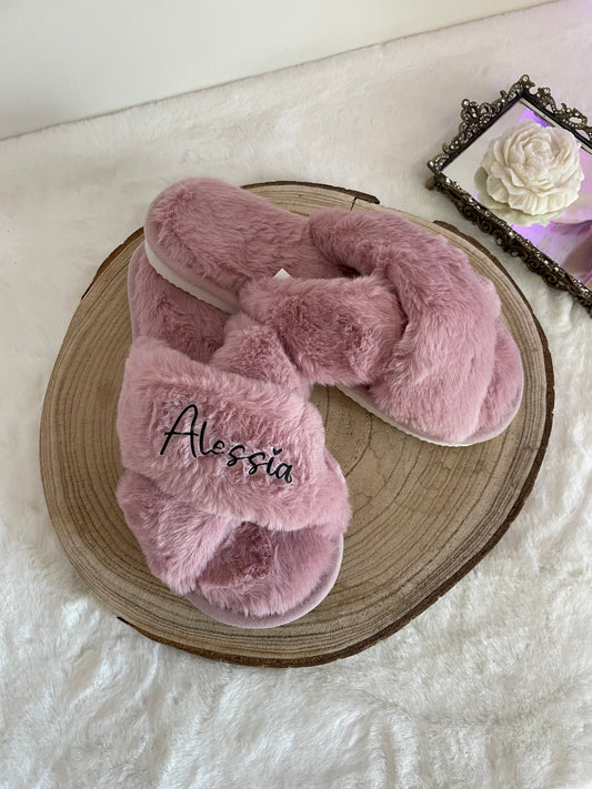 Pantofole con pelo intrecciata